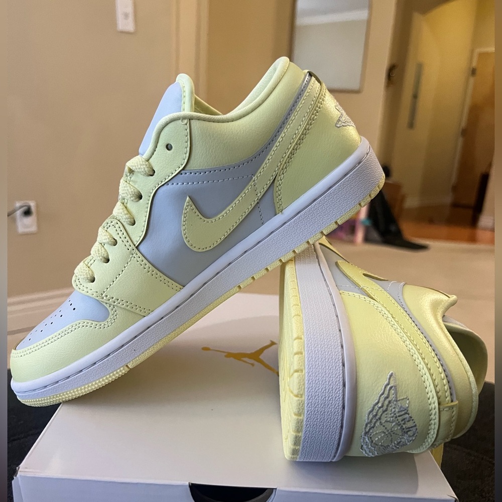 Woman Air Jordan 1 Low